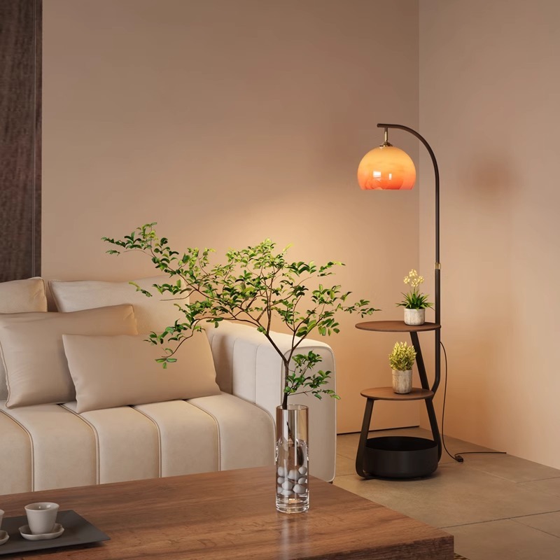 Lampa podłogowa, antyczny stol – Tables recenzja i cena
